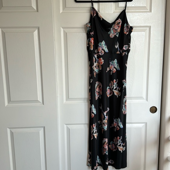 Vince Printed Satin Black Floral Slip Dress NWT - Picture 5 of 13
